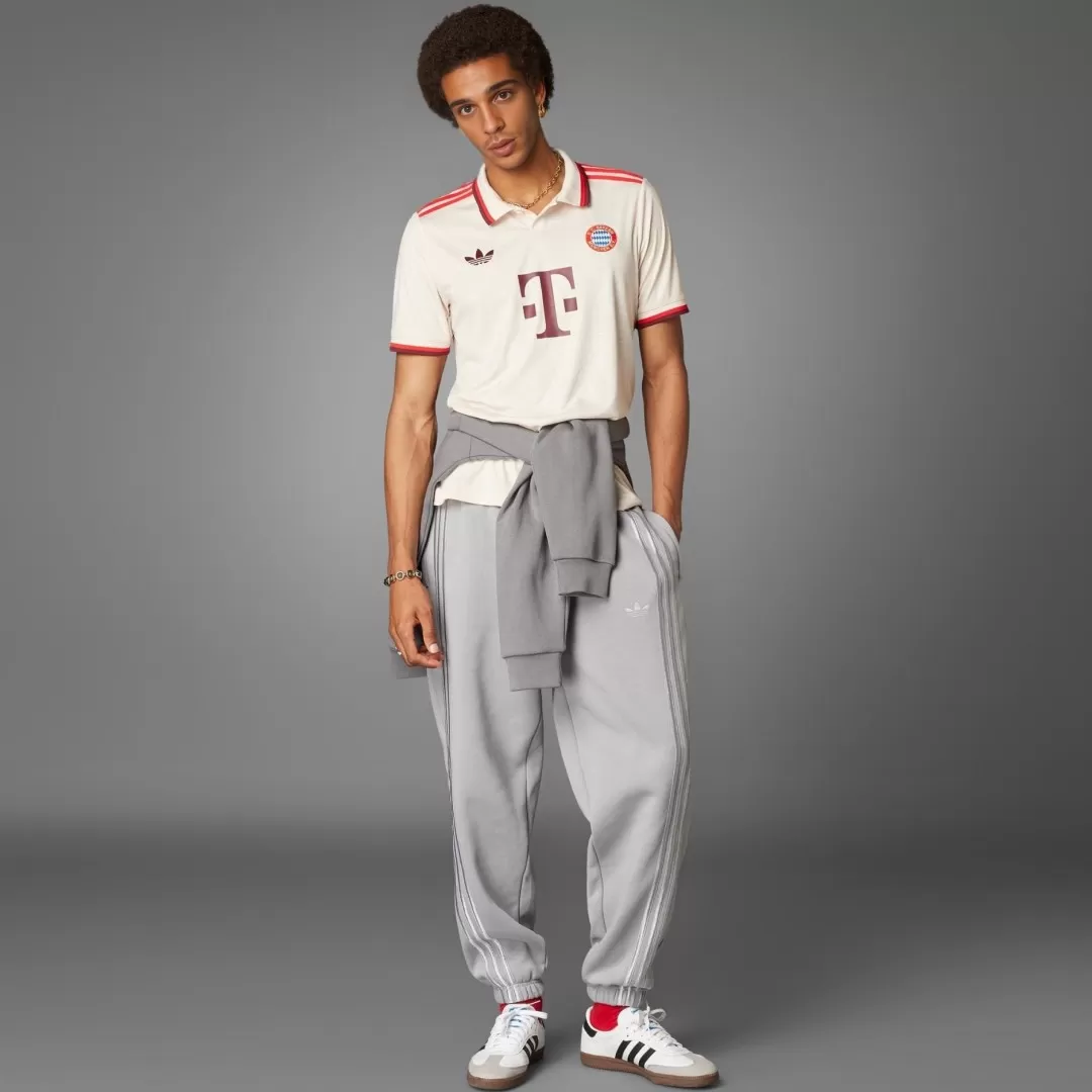 Bayern Munich Third Away Soccer Jersey - UCL - Image 4