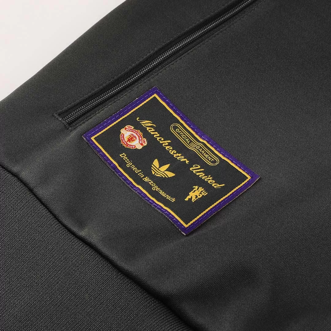 Manchester United Track Jacket 2025/26 - Black - Image 6