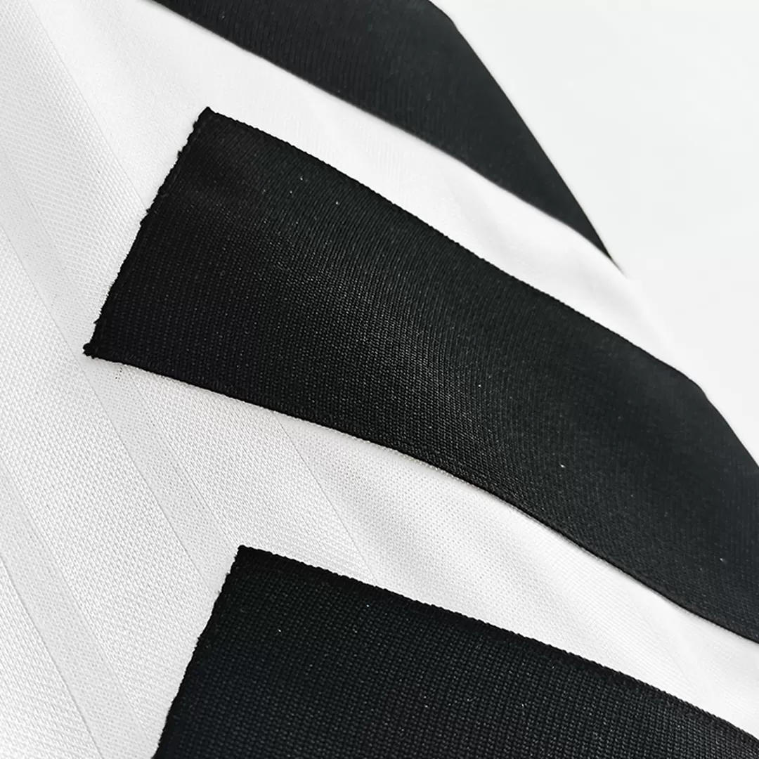 Vintage Soccer Jersey Liverpool Away 1993/95 - Image 9