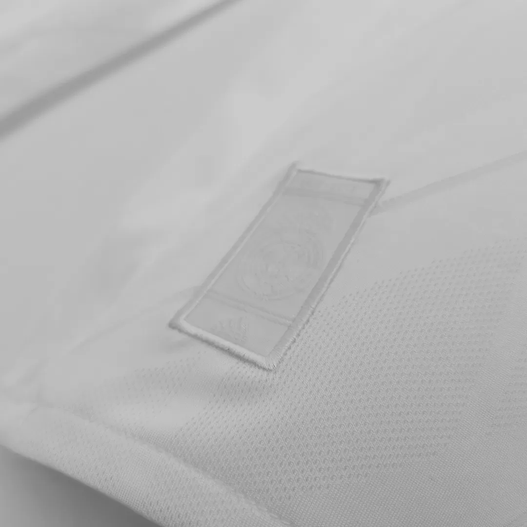 Vintage Soccer Jersey BENZEMA #9 Real Madrid Home Long Sleeve 2017/18 - Image 4