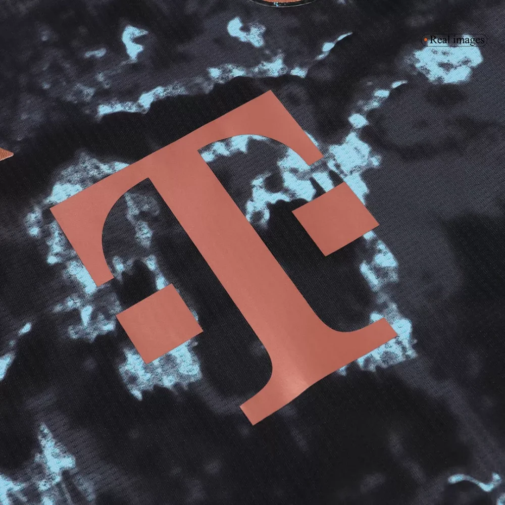 MÜLLER #25 Bayern Munich Away Authentic Soccer Jersey - Image 5