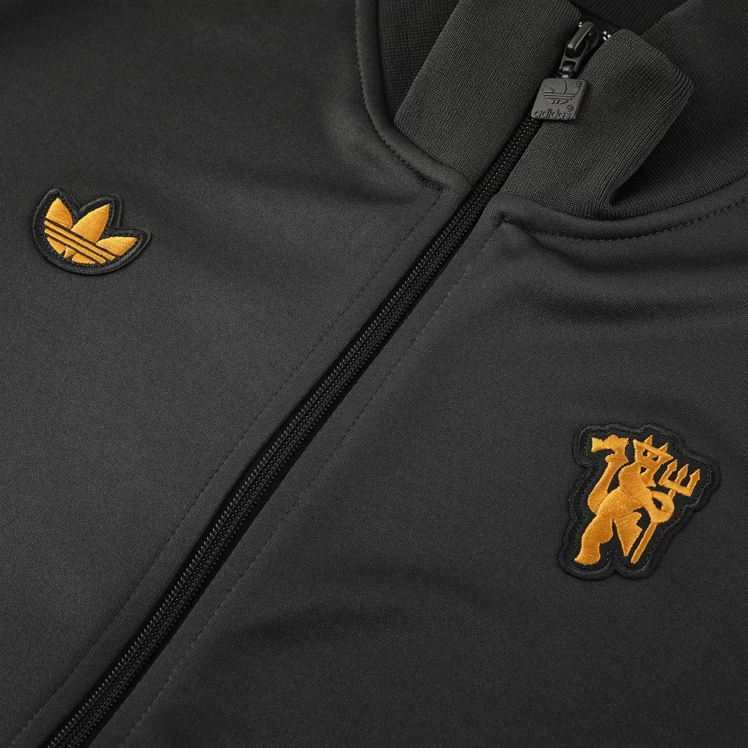 Manchester United Track Jacket 2025/26 - Black - Image 4