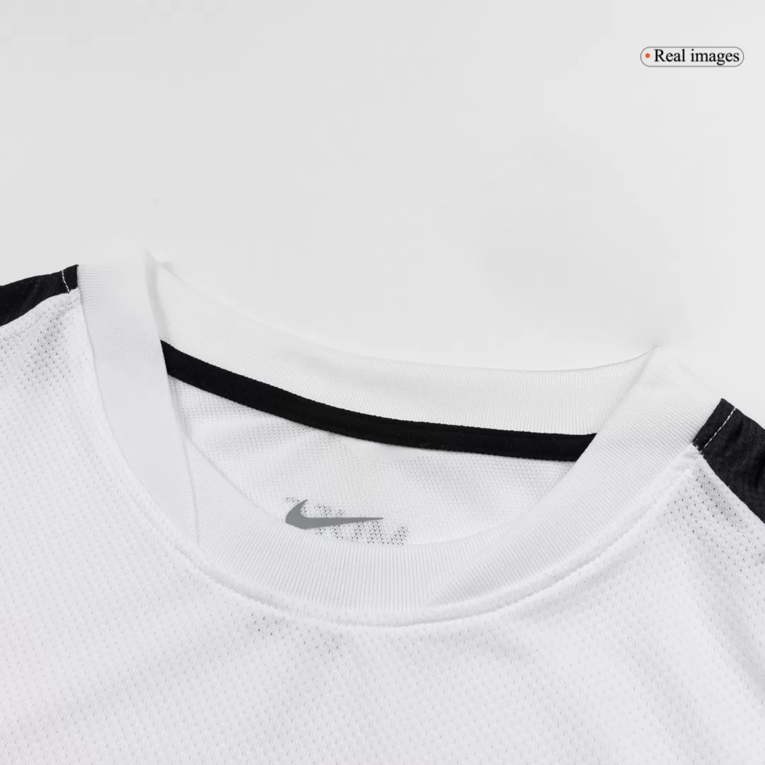 Retro Soccer Jersey Manchester United Away 2010/11 - Image 4