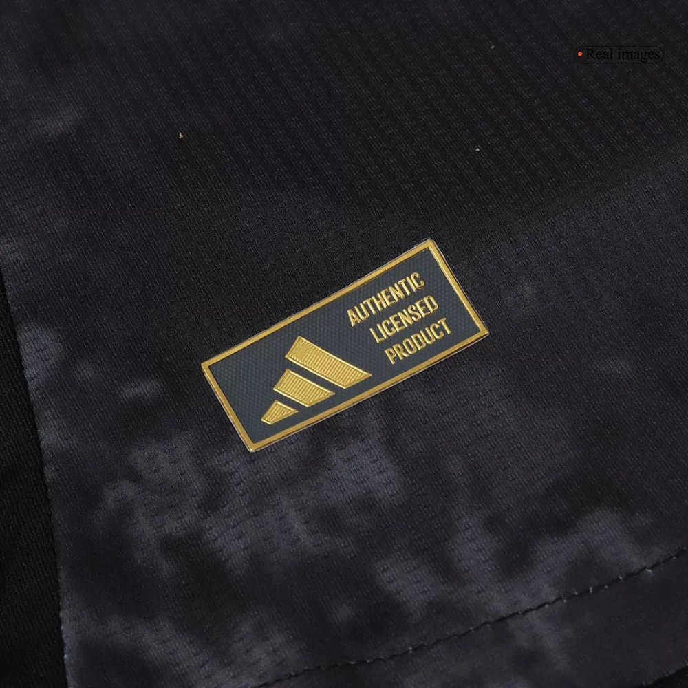 MÜLLER #25 Bayern Munich Away Authentic Soccer Jersey - Image 7